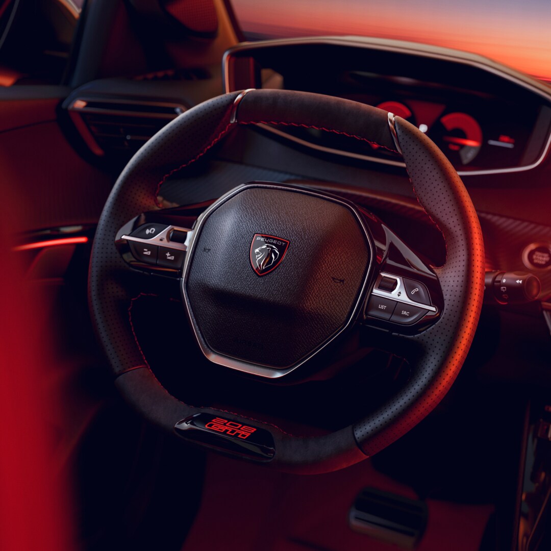 Détail du volant compact de la PEUGEOT E‑208 GTi