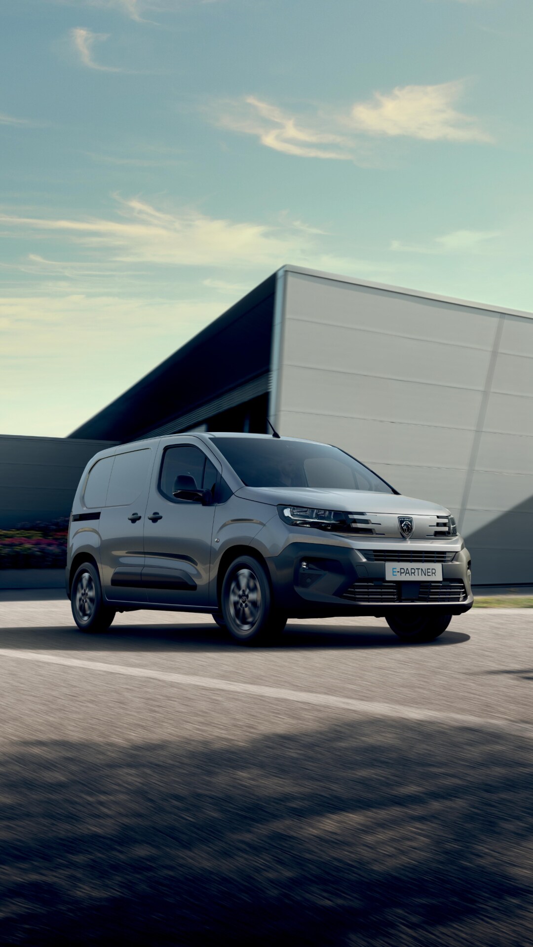 PEUGEOT E-PARTNER Electric Van front view